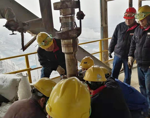 1579698841333476.jpeg 麓戰(zhàn)年關(guān) 團(tuán)結(jié)一心保尿素生產(chǎn) (1).jpg