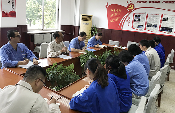 1601288117536928.jpeg 2020.9.28以案促改專題組織生活會(huì)1.jpg