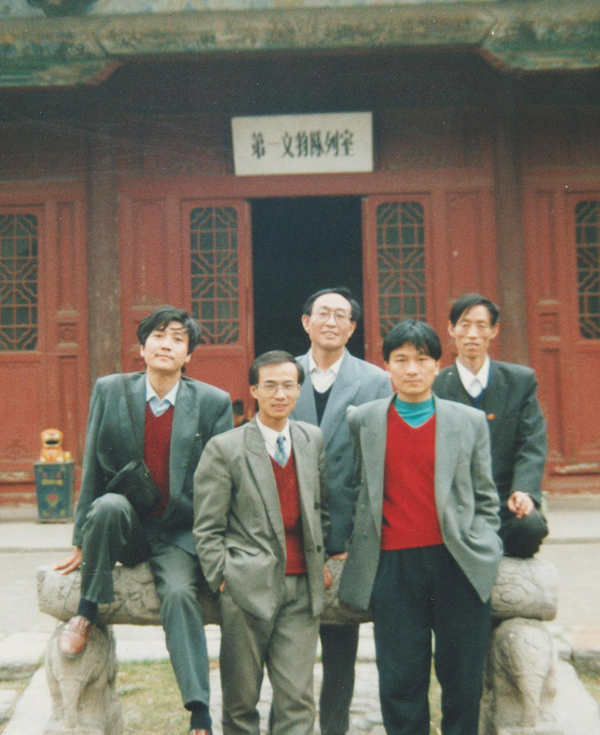 008 前排左一團(tuán)委書記高丙杰、前排右一組織干事王小龍，后排中黨辦主任馮振宇 右一宣傳部長王衛(wèi)民 (71).jpg