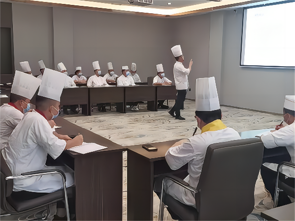 1675759688320394.png 7月 后廚培訓 開發新菜品(1).png