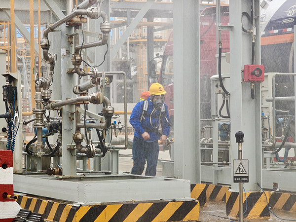 1732141412958014.jpeg 11月19日16時,液氨泄漏事故演練開始(3).jpg