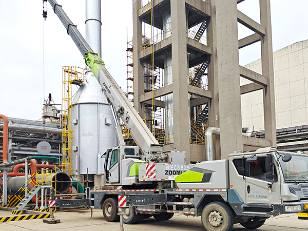 091744170168389782.jpg 4月9日水冷器封頭拆裝現(xiàn)場(chǎng)2.jpg