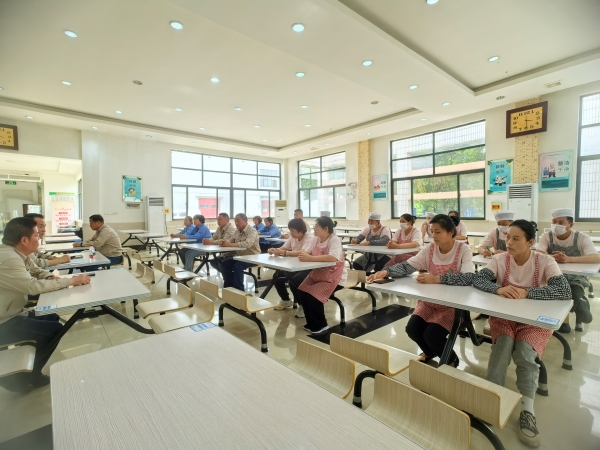 201747697525755888.jpg 5.16日”緊日子“過(guò)”好日子“大討論2.jpg