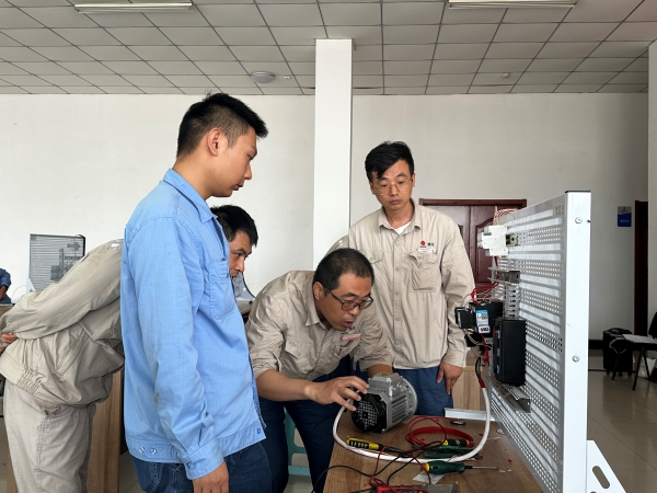 101752130307156415.jpg 裁判組評(píng)判實(shí)操接線成果.jpg