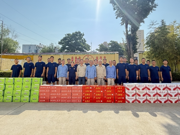 011754010407185379.jpg 公司慰問高新區(qū)特勤大隊2.jpg