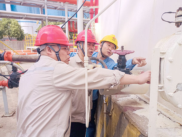 7月30日下午，公司副總工程師、生產部安全風險排查工作-圖為630罐區.jpg